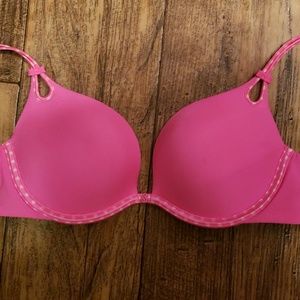 Victoria Secret 34C padded Underwire Bra
